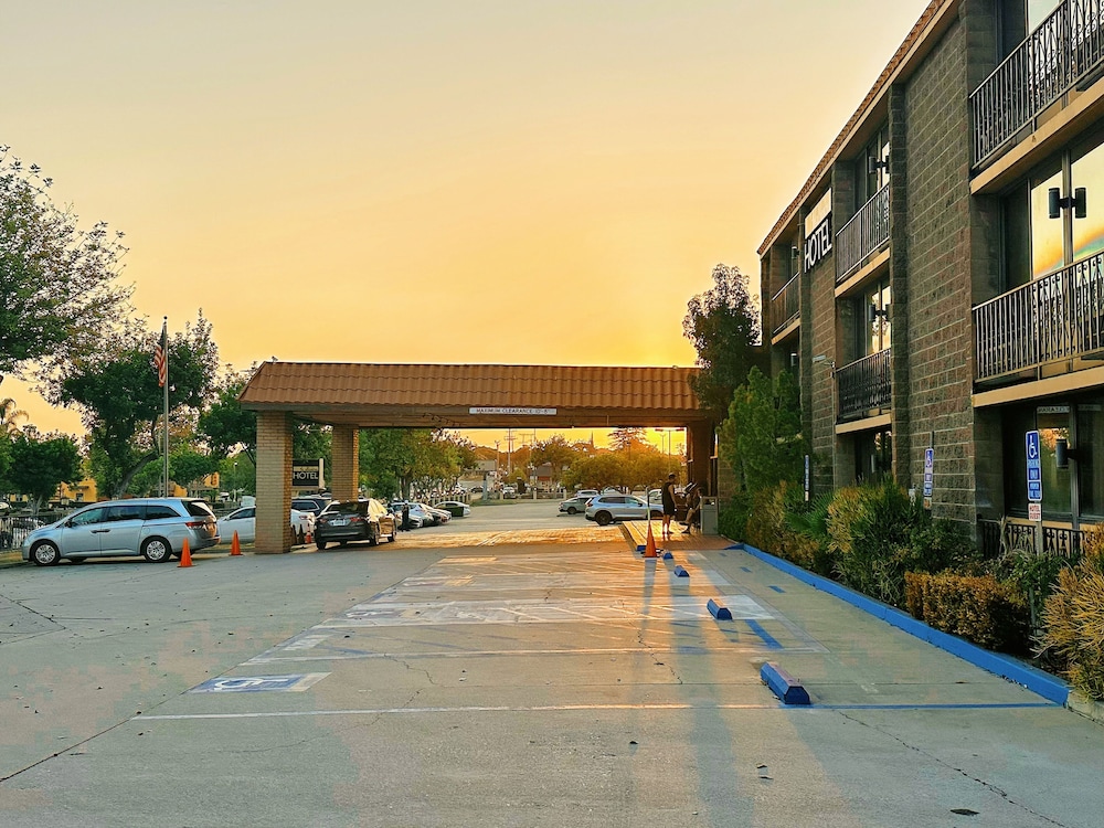 Alhambra Hotel 45/50