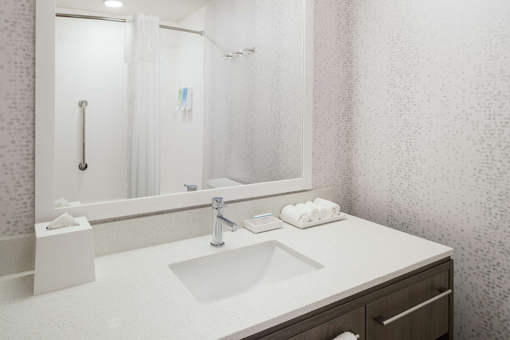 Home2 Suites By Hilton Orlando Airport Fl 13/43
