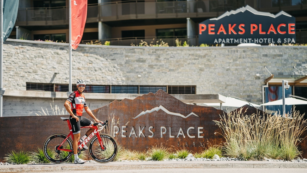 Peaks Place Apartment Hotel And Spa 58/68