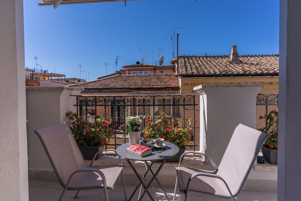 Relais Trevi 95 Boutique Hotel 61/74
