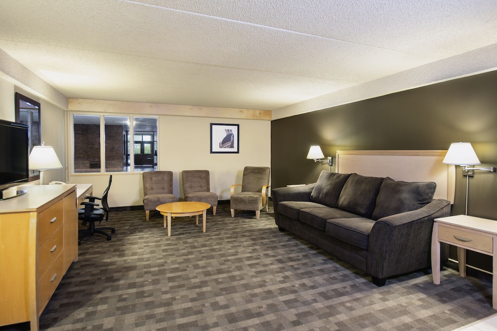 DoubleTree by Hilton Kingston 30/67