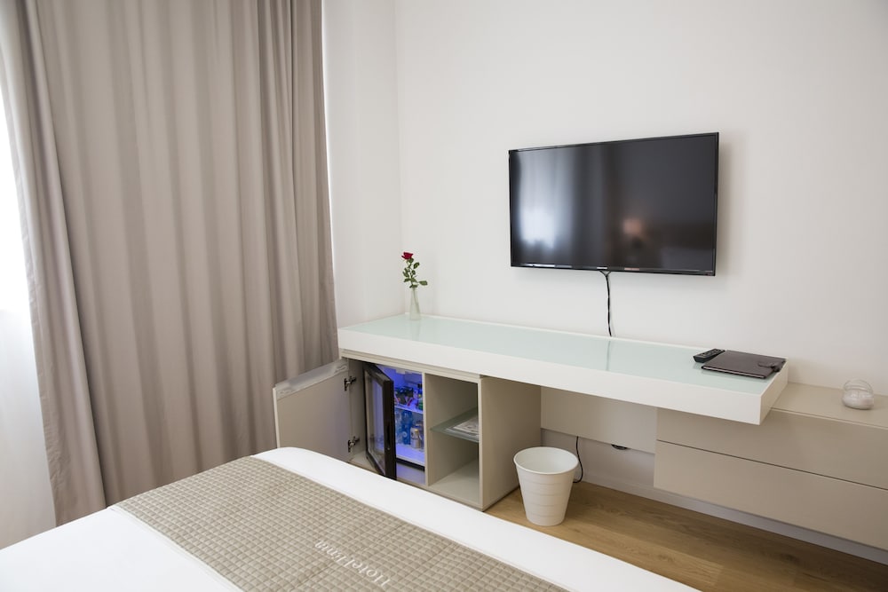Boutique Hotel Enia 23/50