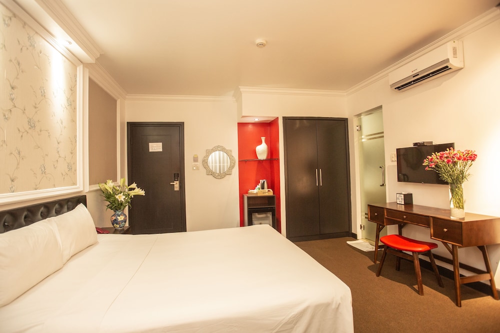 Dinh Hotel 8/24