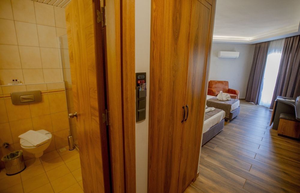 Kleopatra Fatih Hotel 50/50