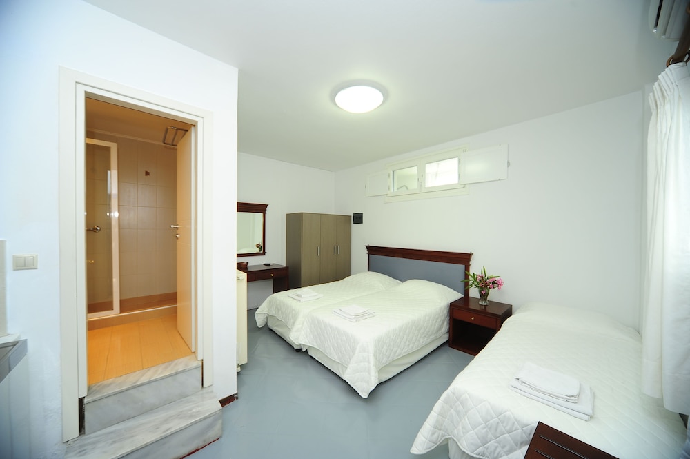 The Noverian Bios Santorini Boutique Hotel 30/78