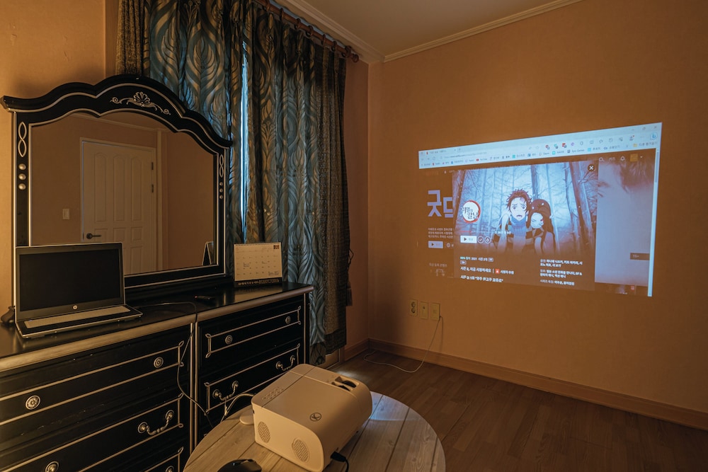 Gallery Hotel Be 47/50