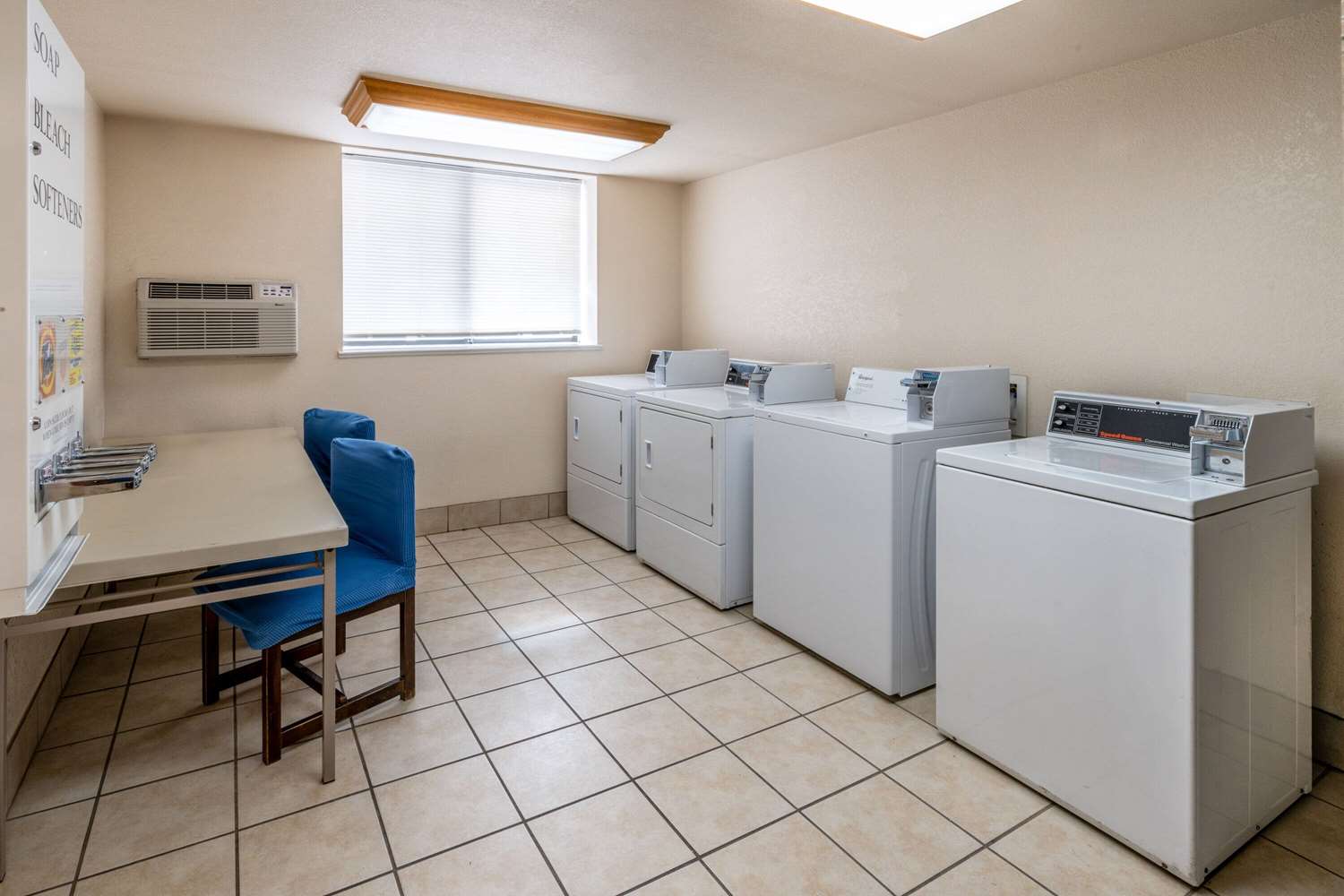 Super 8 By Wyndham Cheyenne Wy 21/32
