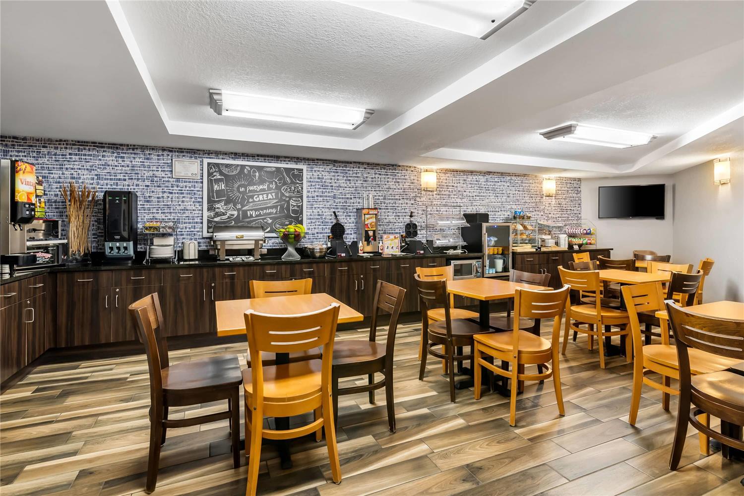 AmericInn by Wyndham Crookston U of M Crookston 20/32