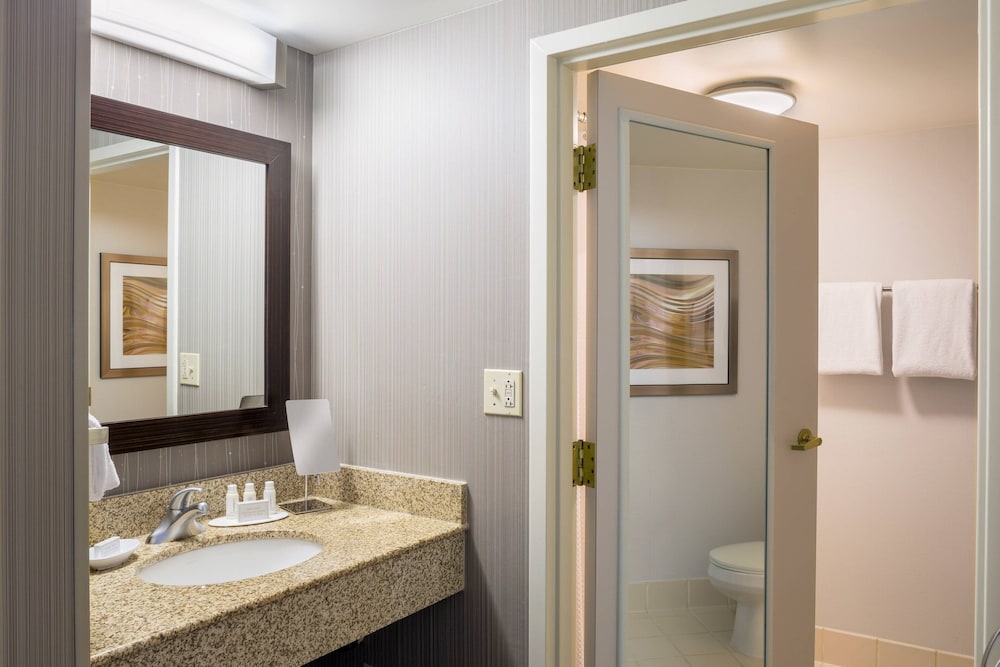 Downtown Providence Courtyard By Marriott 9/64