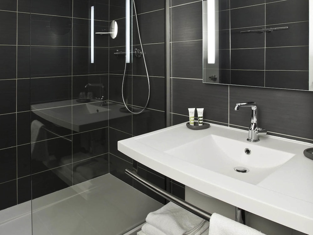 Mercure Tours Nord 69/69