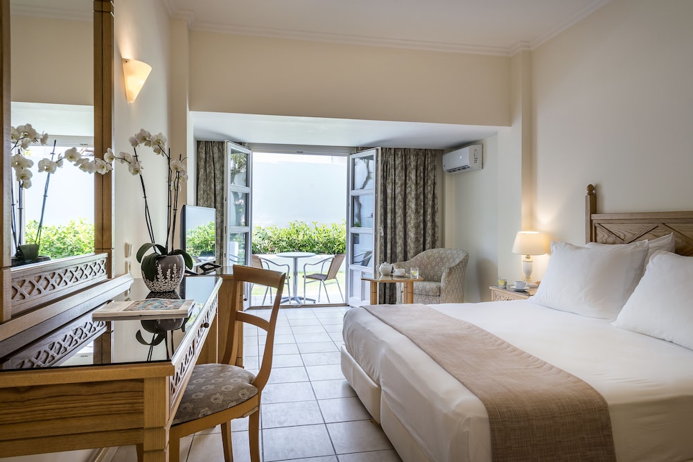 STANDARD, TWIN BEDS, GARDEN VIEW