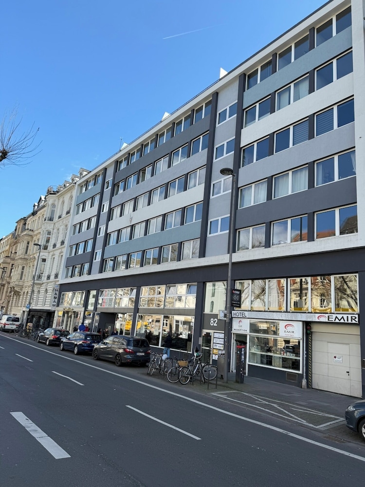 Hotel Garni Emir 43/50