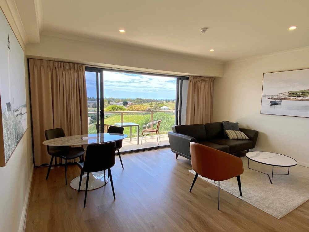 LINKS LADY BAY RESORT 40/61