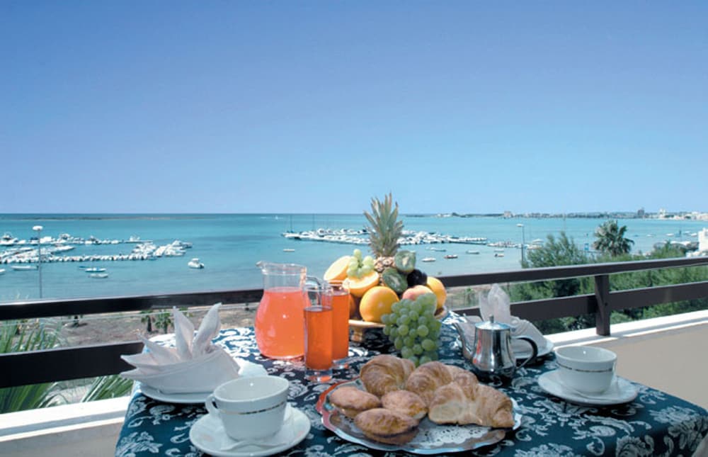 Mediterraneo Hotel 67/73