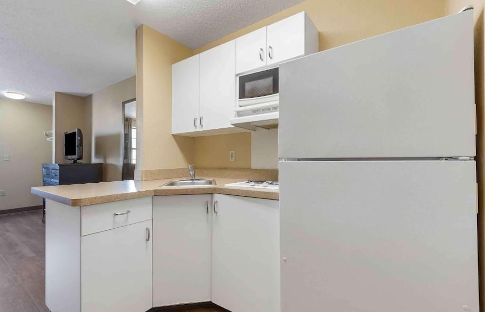 Studio 6 Corporate Extended Stay Amherst Buffalo NY 59/60