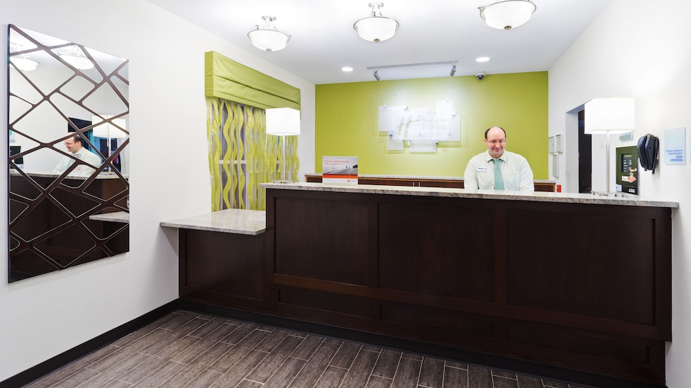 Holiday Inn Express & Suites Wyomissing 5/44