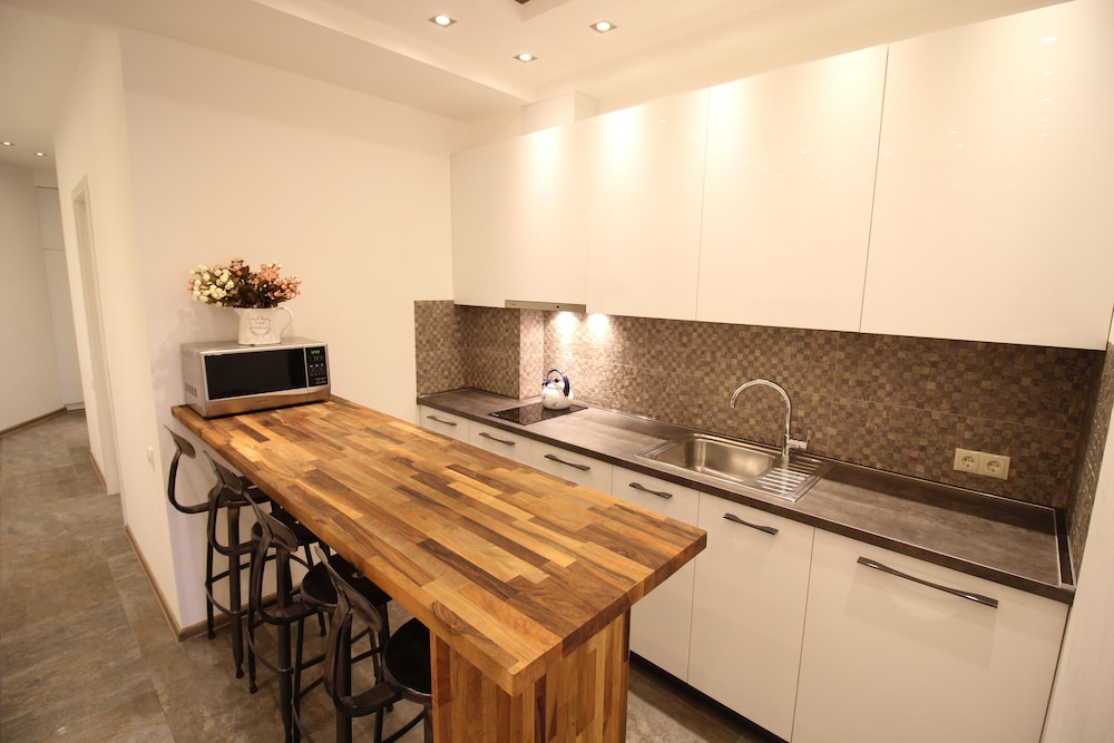 Super Luxury Apartments 35/50