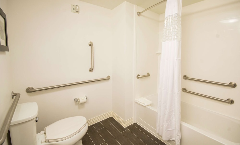 Hampton Inn & Suites Orlando At SeaWorld 15/59