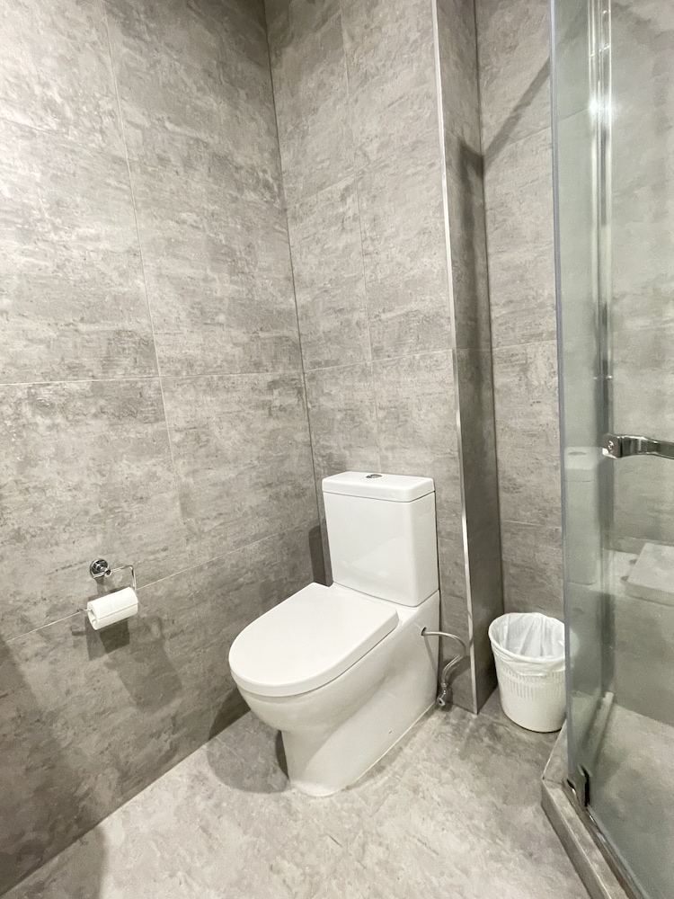 Grand Central Serviced Apartments 60/61