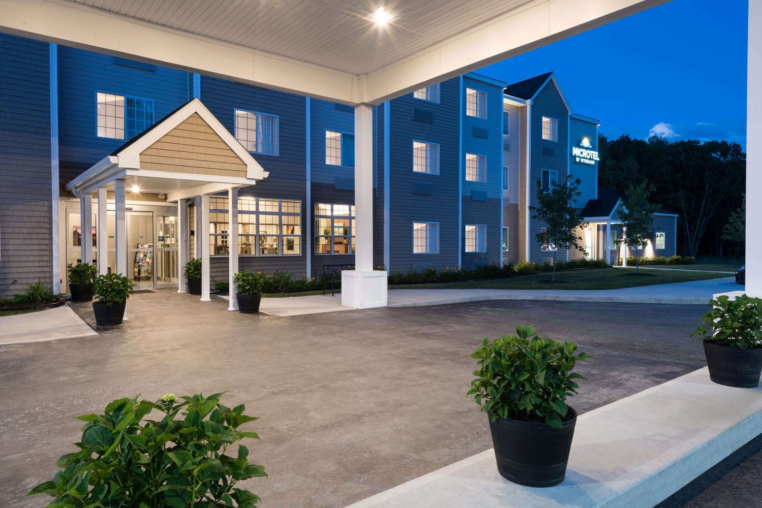 Microtel Inn & Suites By Wyndham Windham 39/41