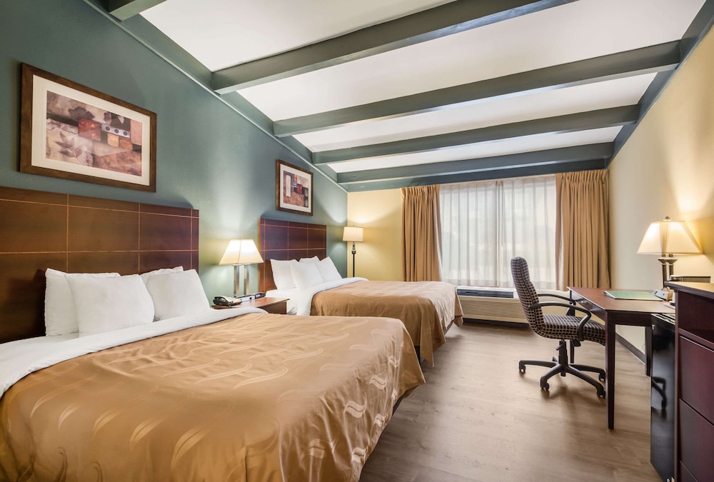 Efficiency, 2 Queen Beds