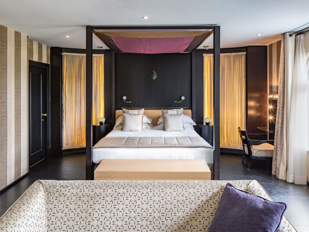 60 Hyde Park Gate Hotel 23/71