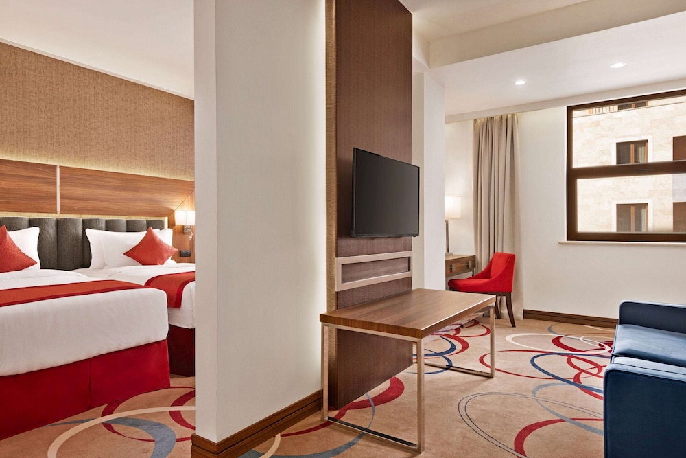 Ramada Hotel and Suites by Wyndham Yerevan 25/45