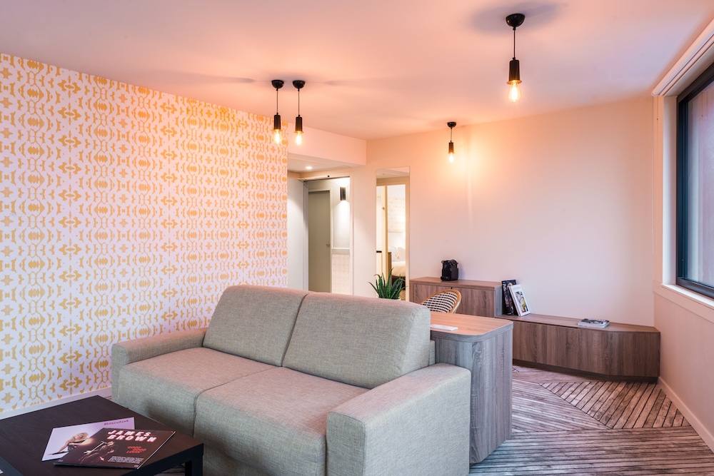 The Originals Boutique, Hotel Maison Montmartre Paris Les Puces 24/48
