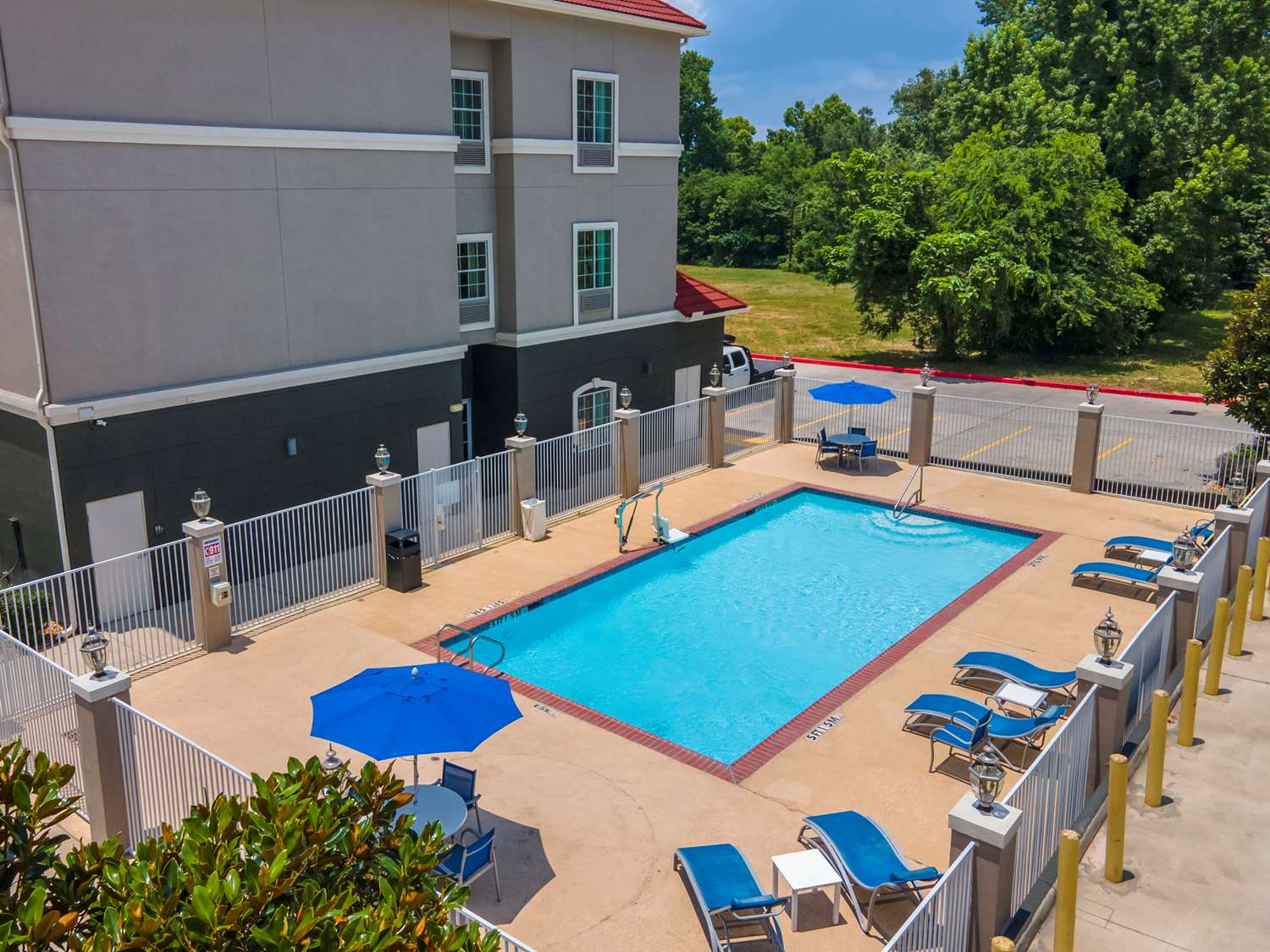 Comfort Inn & Suites Cleveland TX 38/40