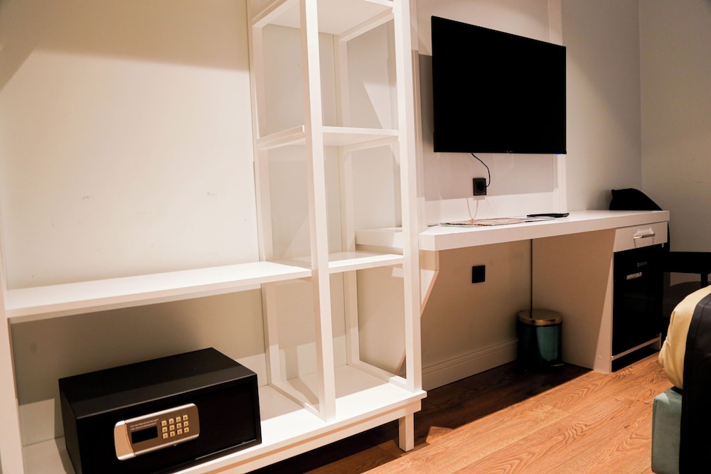 Axu Istanbul Airport Hotel 46/60