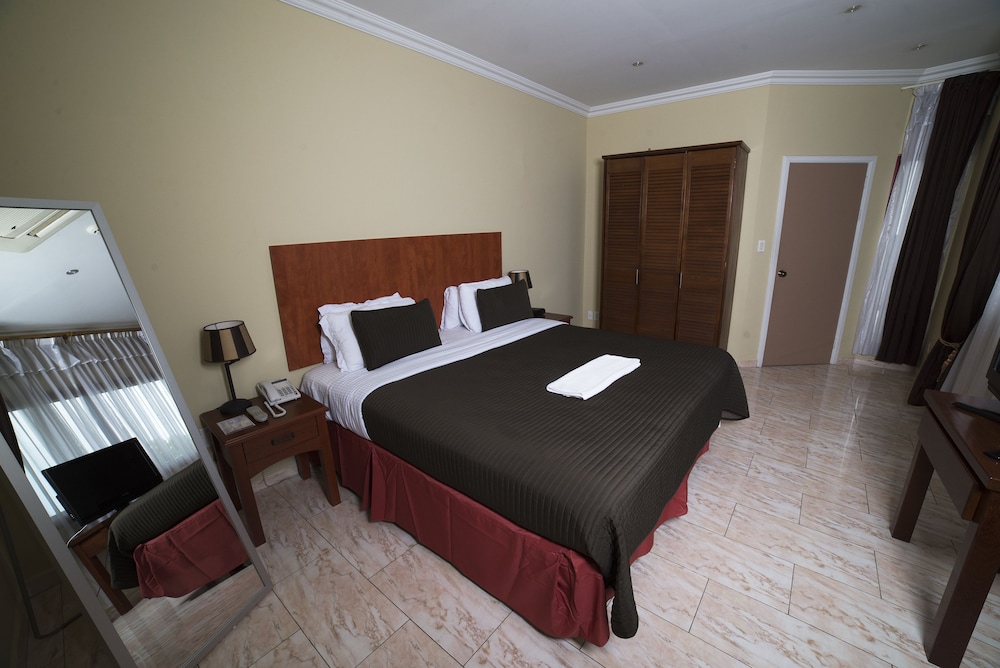 Elegance Hotel & Casino 18/50