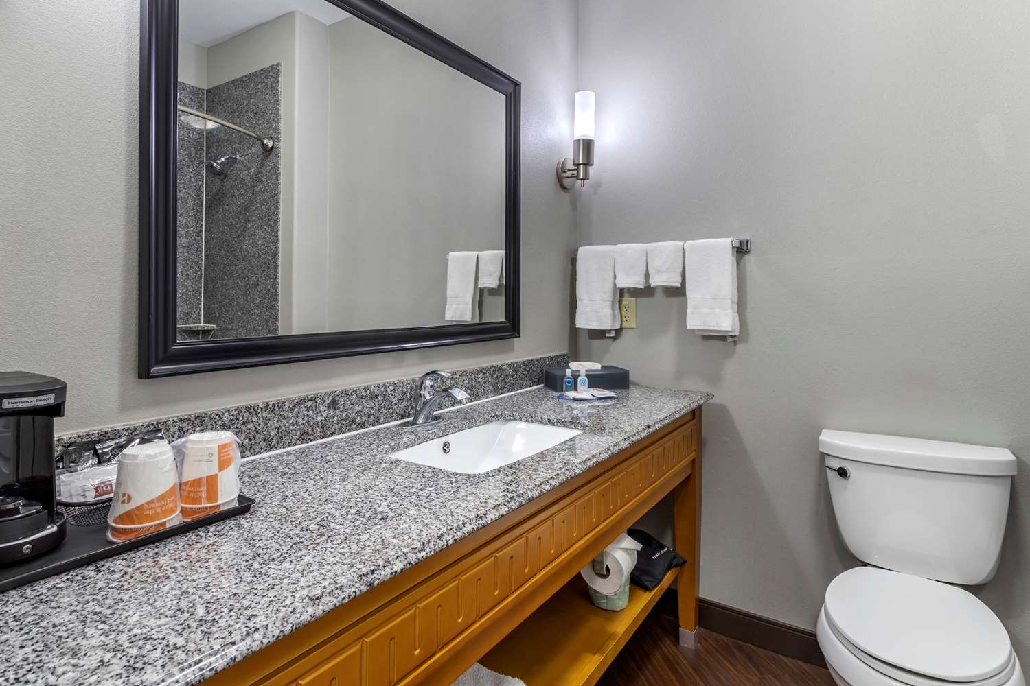 Comfort Inn & Suites Cleveland TX 40/40