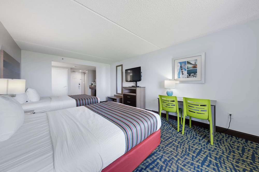 Standard, 2 Queen Beds, Ocean Front, Balcony