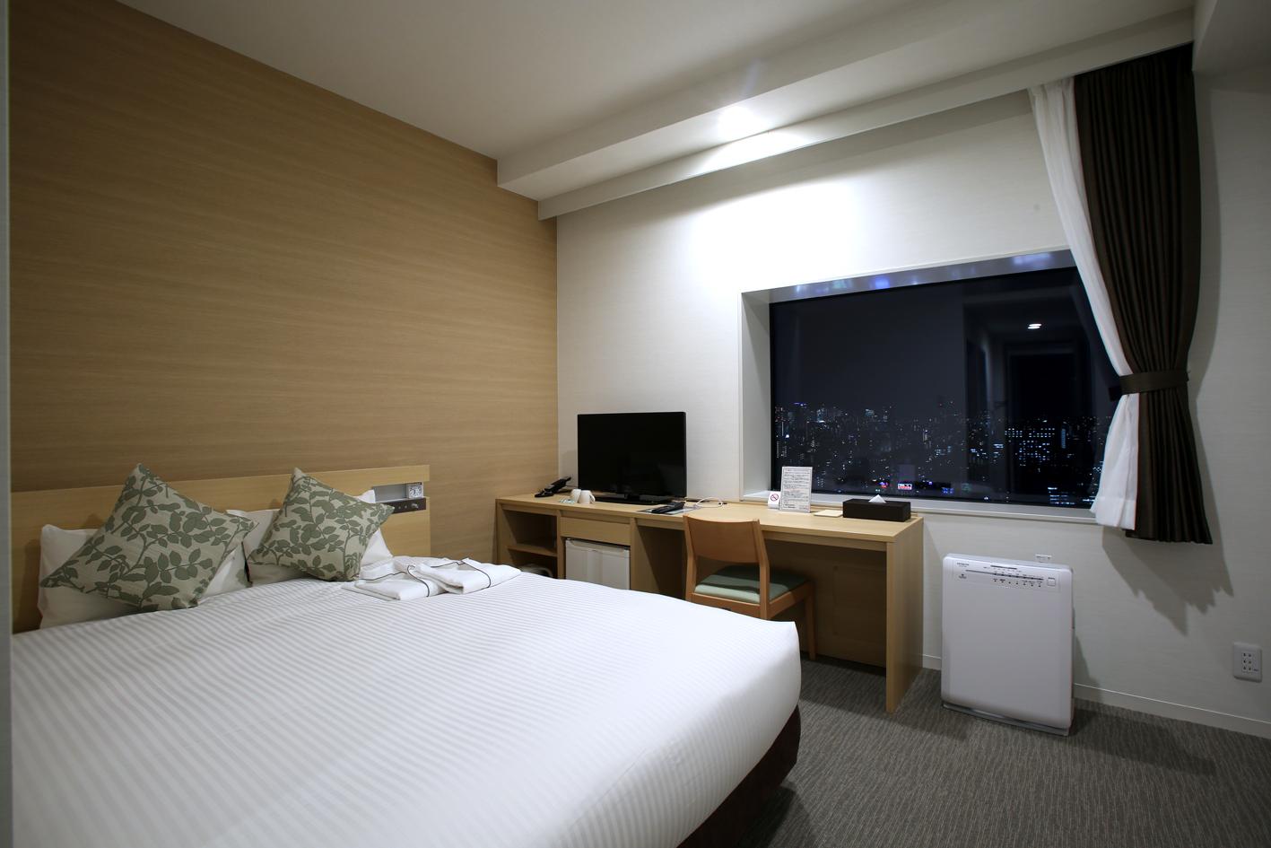 Deluxe, Queen Bed, City View, Smoking