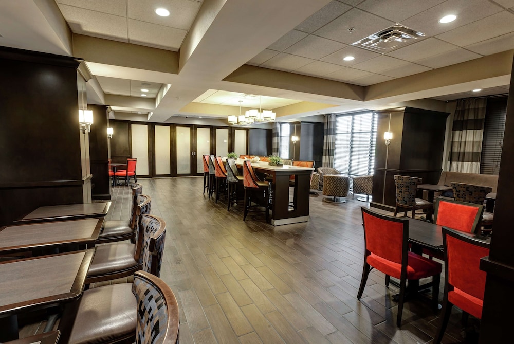 HAMPTON INN NEPTUNE/WALL 35/54