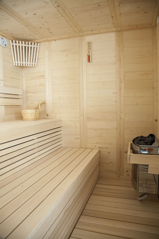 Golden Star City Resort 20/50