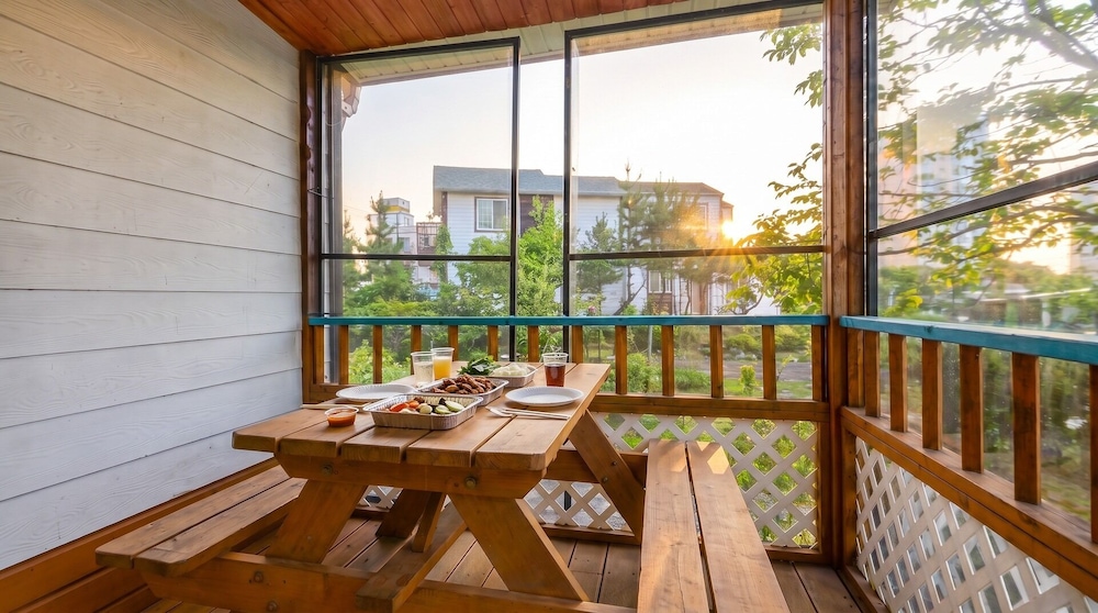 Sokcho Tteurak Pension 30/50