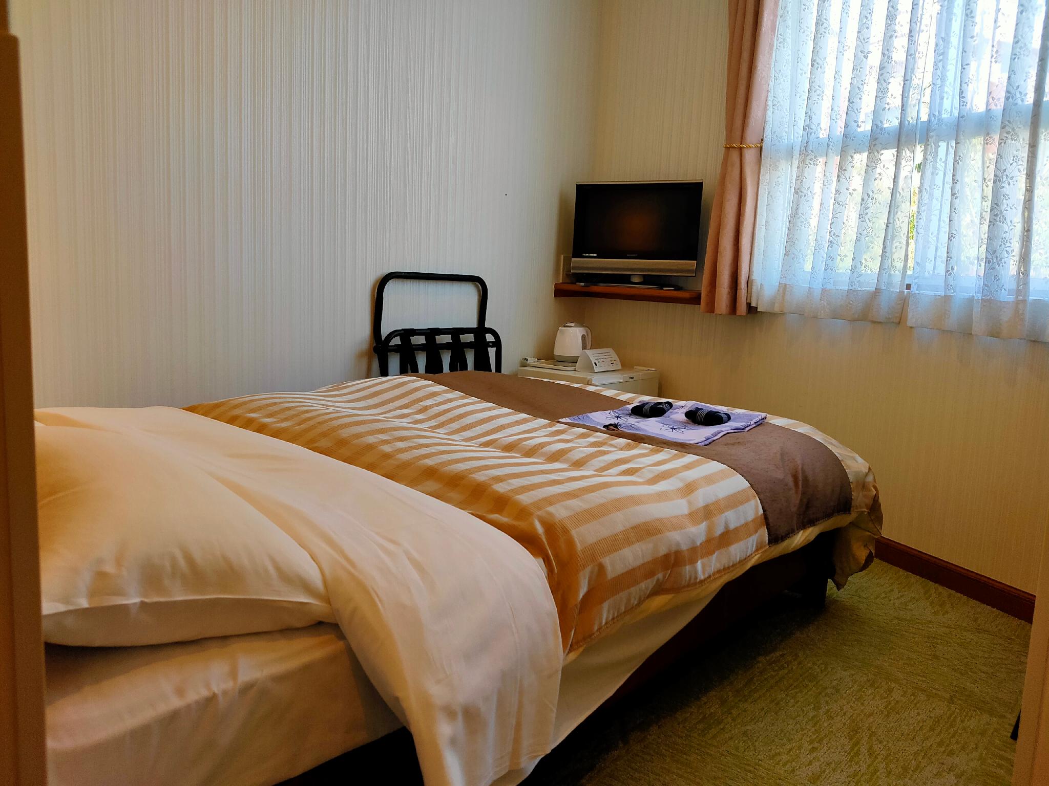 Semi Room, Standard, Single, Semi Double Bed