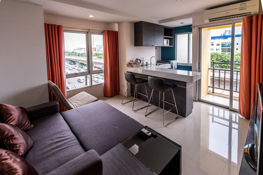 Palette Bella B All Suites Bangkok Hotel 34/57