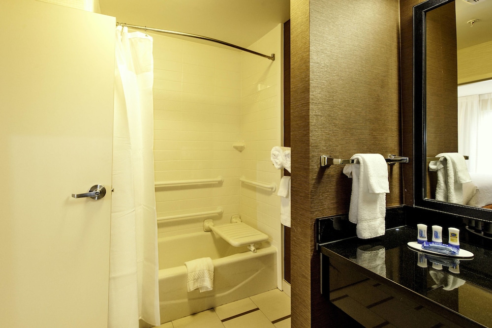 Fairfield Inn Suites Meridian 8/27