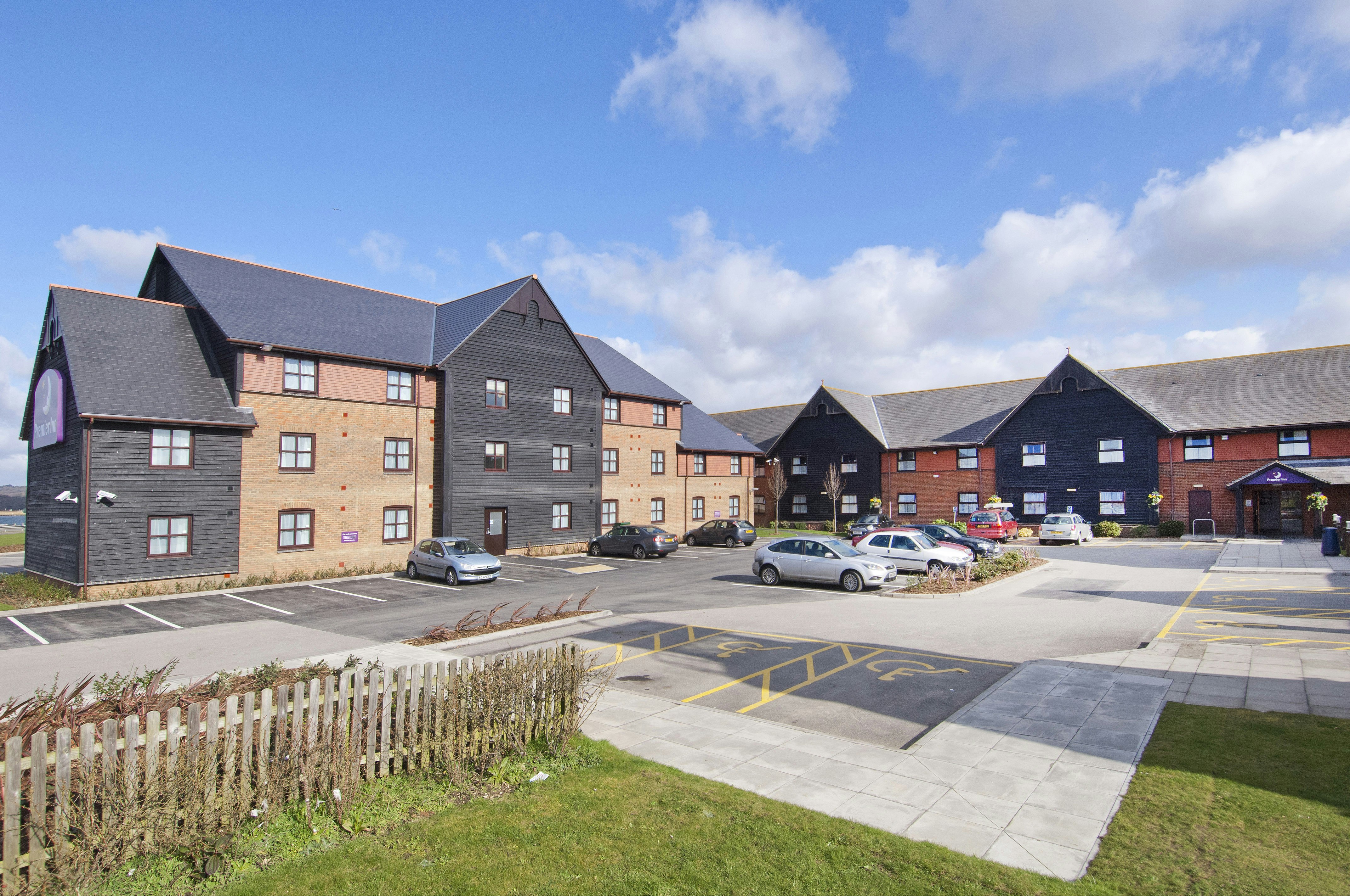 Premier Inn Poole Centre (Holes Bay) 25/32