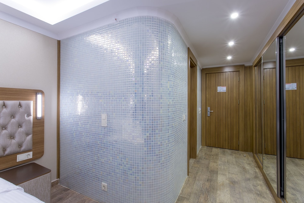 Michell Hotel - Adult Only 26/50