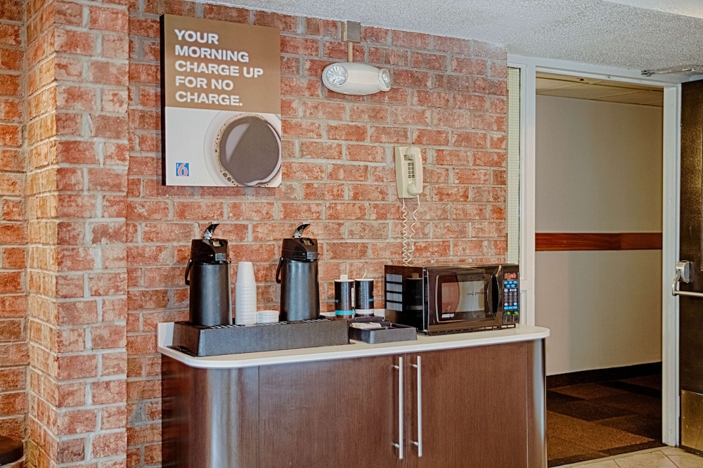 Motel6 East Syracuse, NY - Airport 49/59