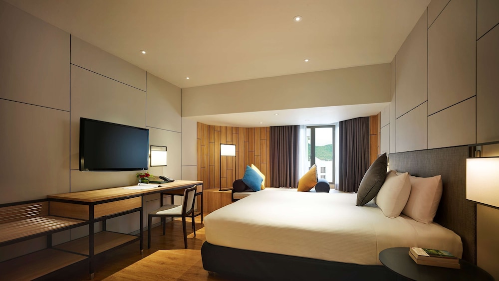 Lanai, Suite, King Bed, Sea View, Balcony