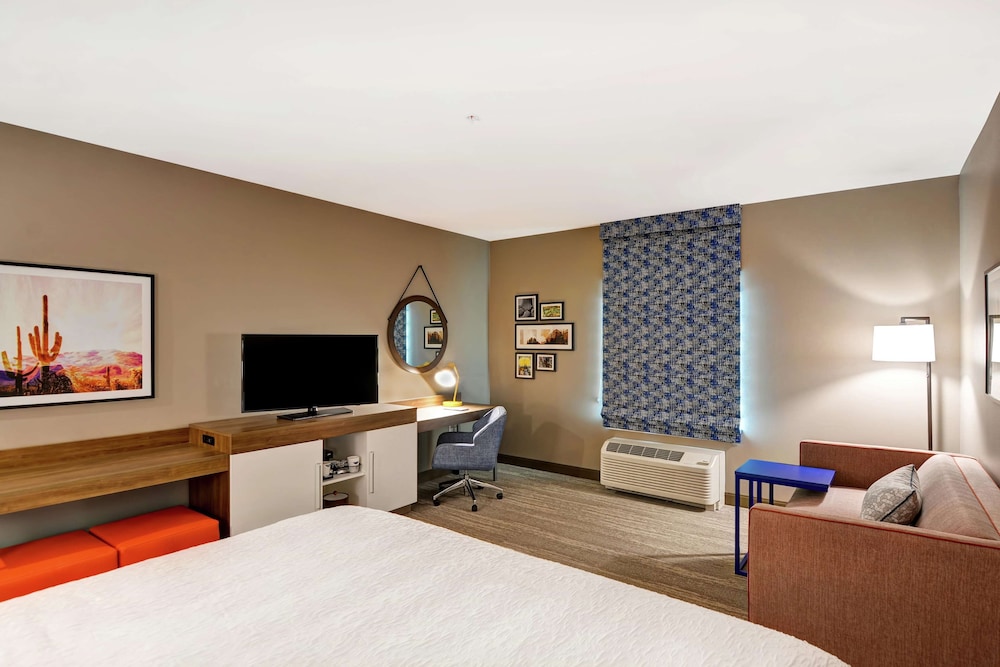 Hampton Inn and Suites Tucson East/Williams Center 17/53