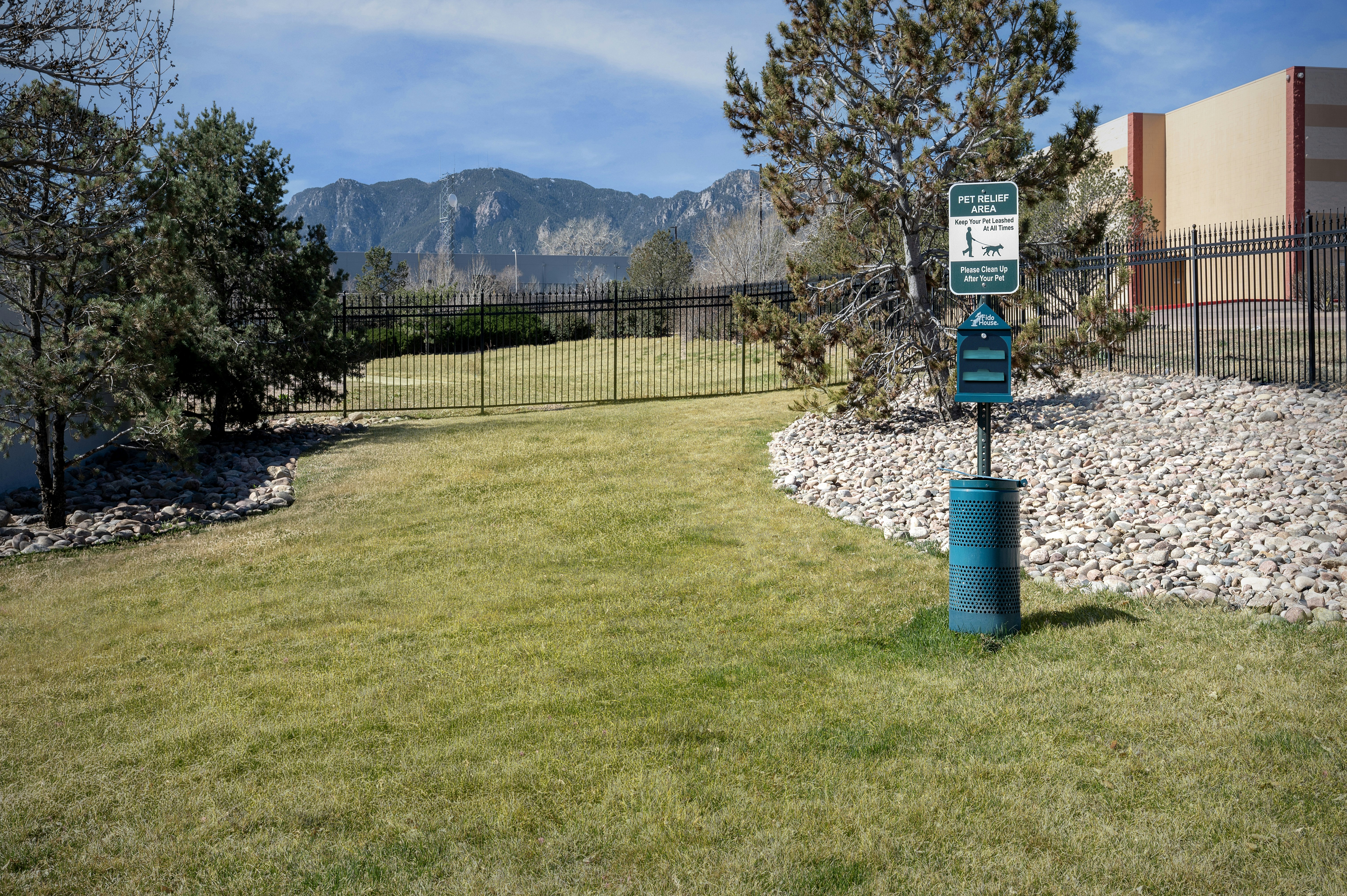 Hampton Inn & Suites Colorado Springs/I-25 South 33/62