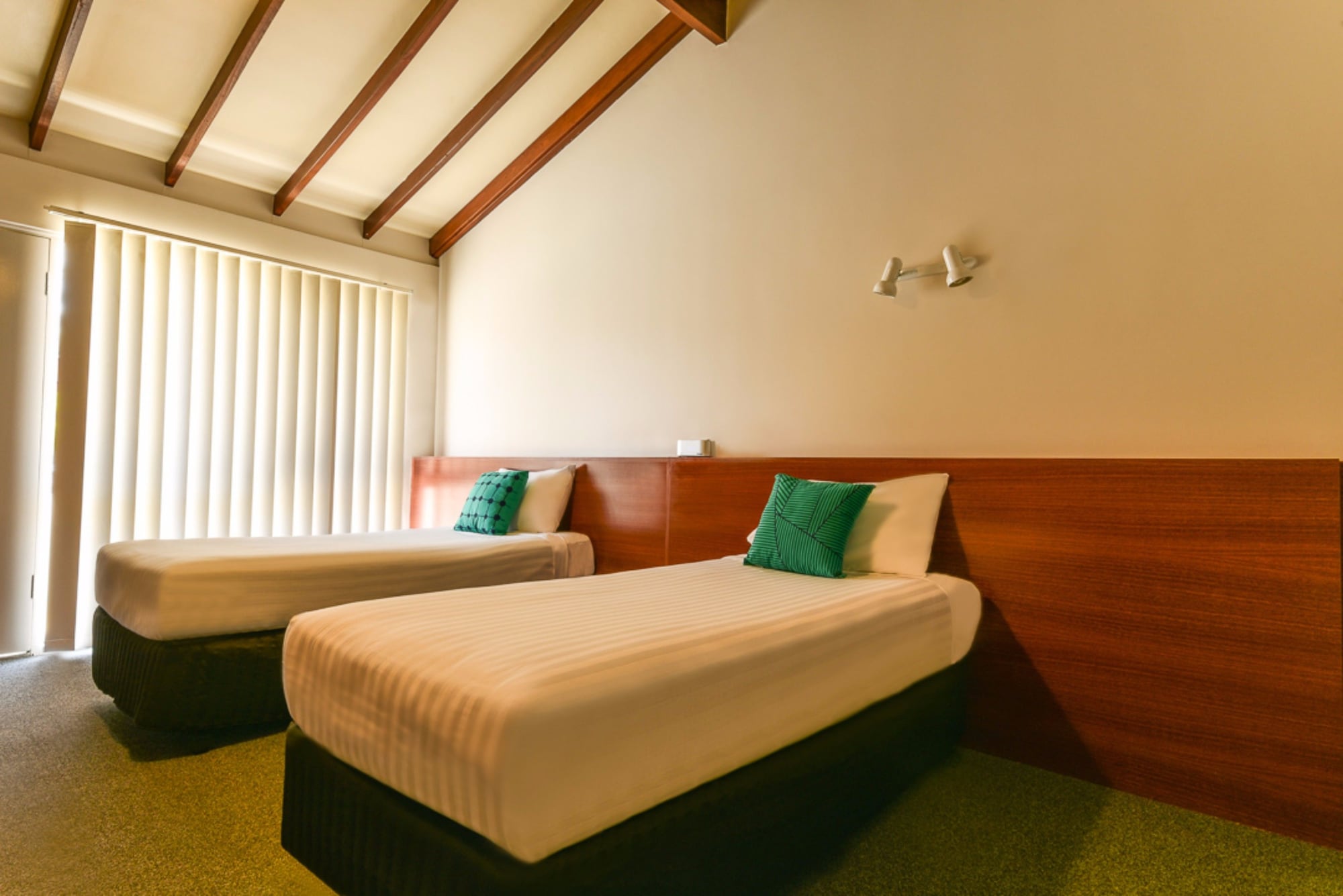 STANDARD, TWIN BEDS