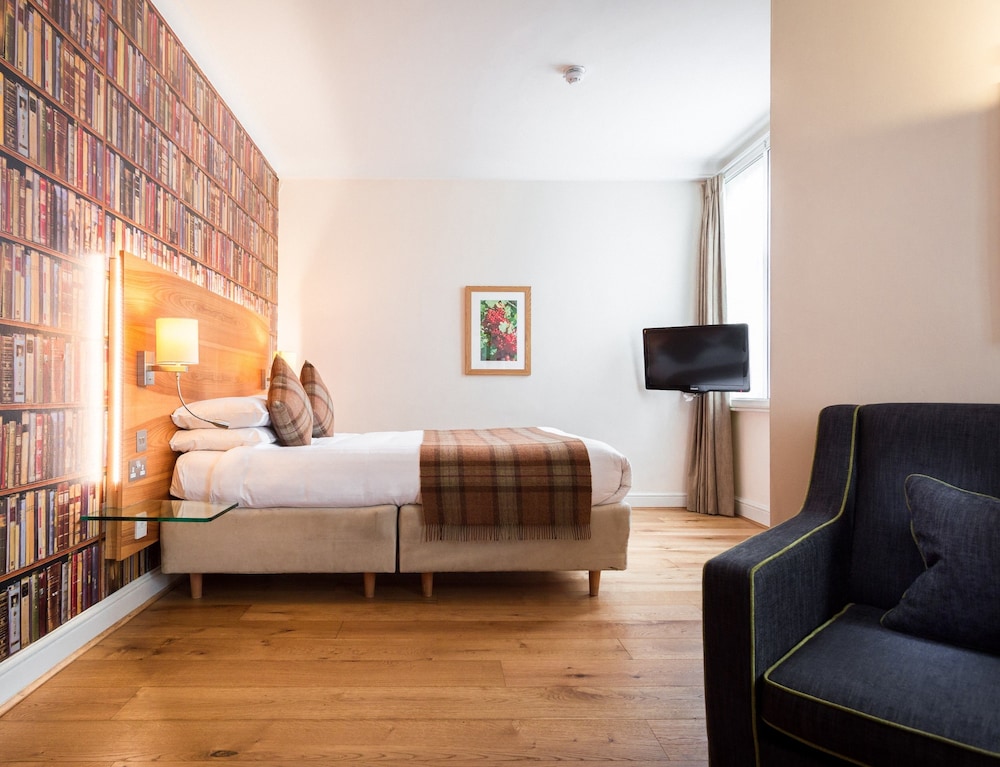 Abode Canterbury 18/44