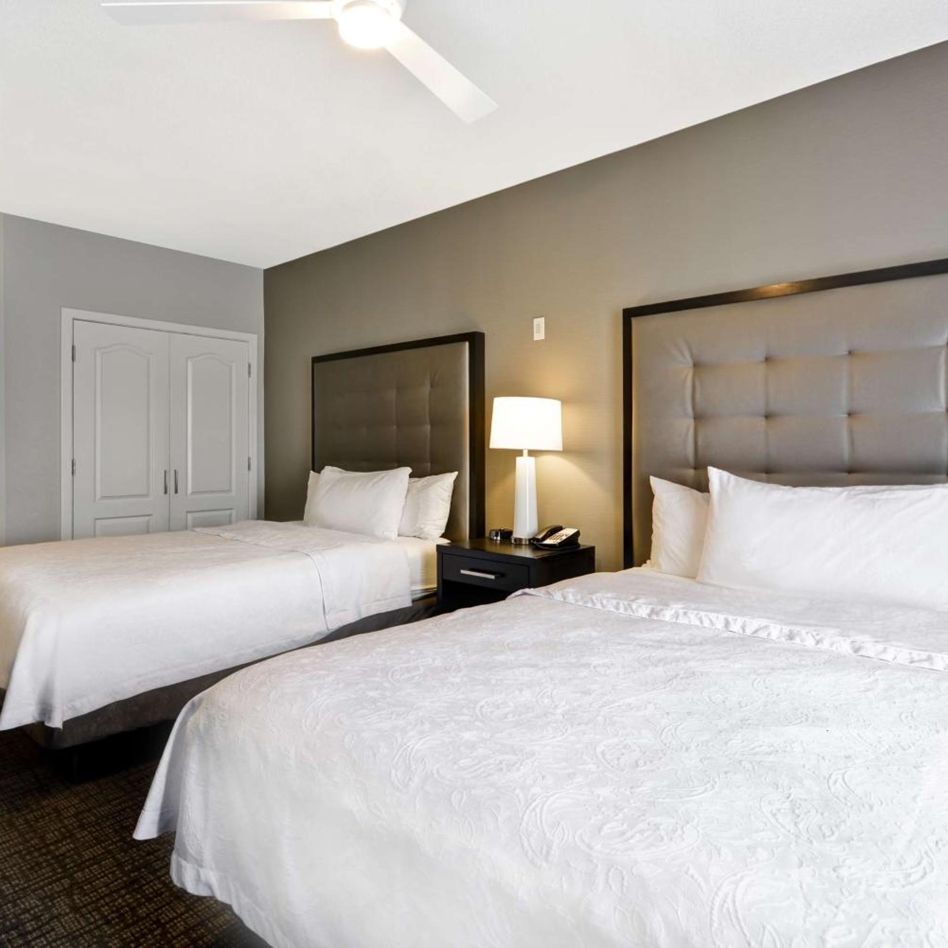 1 Bedroom, Suite, 2 Queen Beds, Sofa