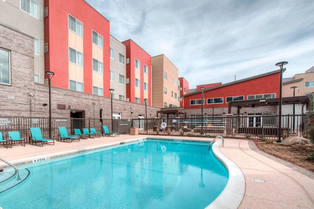 Fairfield Inn And Suites By Marriott Charlotte Airport 97/100